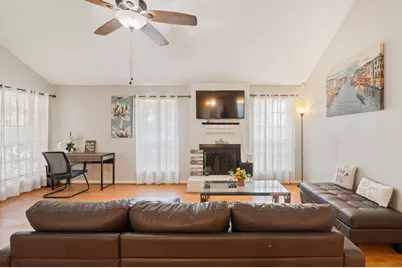 10739 Parkland Woods Dr, Sugar Land, TX 77498 - Photo 5