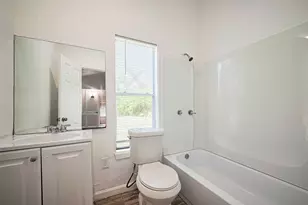 227 N Austin Dr, Angleton, TX 77515 - Photo 33