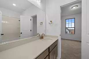 7703 Topaz Ridge Dr, Angleton, TX 77515 - Photo 23