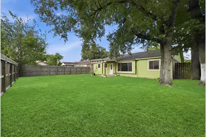 8614 Sherrywood Drive, Houston, TX 77044 - Photo 27