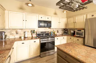 1015 Highland Woods Dr, Highlands, TX 77562 - Photo 13