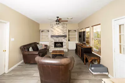 1015 Highland Woods Drive, Highlands, TX 77562 - Photo 7