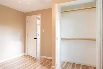 130 E Bernard Street, Clute, TX 77531 - Photo 9