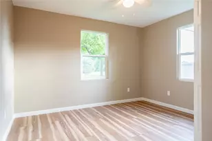 130 E Bernard St, Clute, TX 77531 - Photo 5