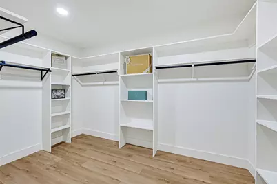 10710 Candlewood Drive, Houston, TX 77042 - Photo 17