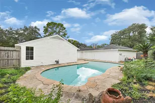 10710 Candlewood Dr, Houston, TX 77042 - Photo 27