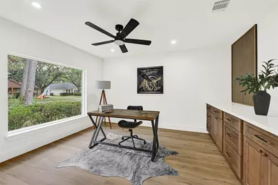 10710 Candlewood Drive, Houston, TX 77042 - Photo 9