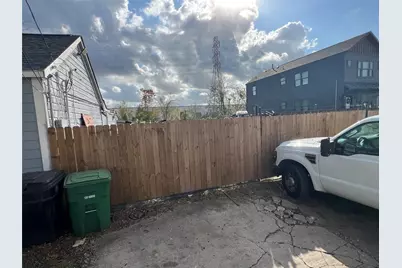 220 E 37th Street, Houston, TX 77018 - Photo 9
