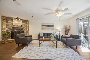 14209 Lost Meadow Ln, Houston, TX 77079 - Photo 5