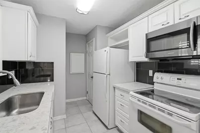 7600 Emmett F Lowry Expressway #315, Texas City, TX 77591 - Photo 7