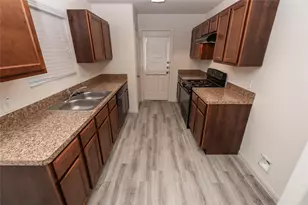 5731 Post Oak Manor Dr, Houston, TX 77085 - Photo 3