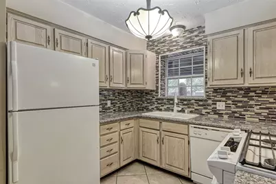 45 Coralberry Road, The Woodlands, TX 77381 - Photo 11