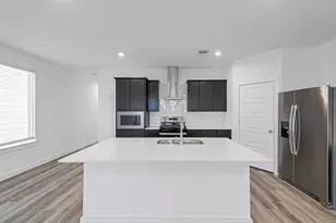 3002 Crown Gate Dr, Houston, TX 77047 - Photo 9