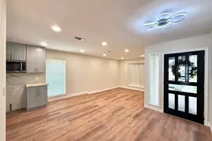 8911 Hendon Ln, Houston, TX 77036 - Photo 3