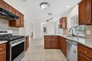 103 Breezy Point Pl, The Woodlands, TX 77381 - Photo 13