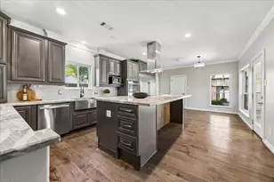 1030 Crossroads Dr, Houston, TX 77079 - Photo 3