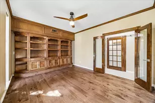 1030 Crossroads Dr, Houston, TX 77079 - Photo 17