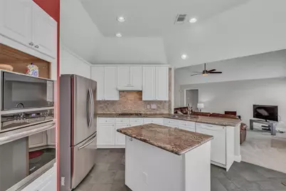 326 N Cypress Estates Circle, Spring, TX 77388 - Photo 19