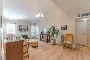 10053 Westpark Dr, Houston, TX 77042 - Photo 5