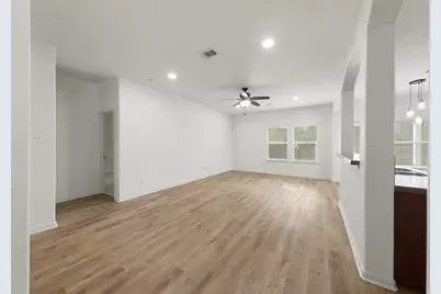 438 Oak Gate Drive, Conroe, TX 77304 - Photo 9