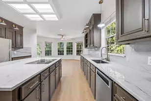 6650 Camptown Cir, Houston, TX 77069 - Photo 11