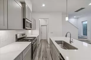 1524 Ojeman Rd, Houston, TX 77055 - Photo 7