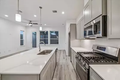 1524 Ojeman Road #D, Houston, TX 77055 - Photo 9
