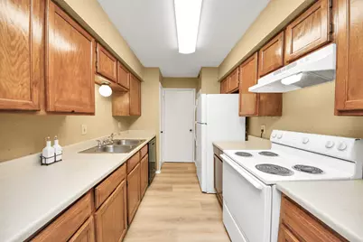 9700 Leawoo Boulevard #1002, Houston, TX 77099 - Photo 17