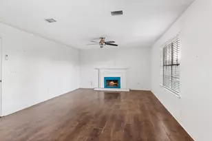 5304 Spring Branch Dr, Pearland, TX 77584 - Photo 5