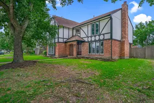 1119 Trowbridge Dr, Houston, TX 77062 - Photo 3