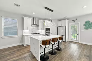 1116 Bennington St, Houston, TX 77022 - Photo 9