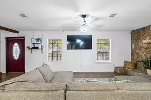 1512 County Rd 3709, Splendora, TX 77372 - Photo 11