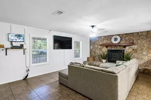 1512 County Rd 3709, Splendora, TX 77372 - Photo 9