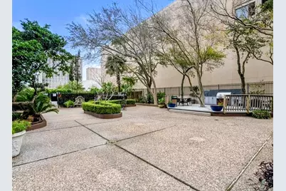 5150 Hidalgo Street #1503, Houston, TX 77056 - Photo 9