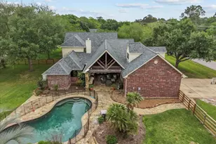 408 Allan St, Friendswood, TX 77546 - Photo 9
