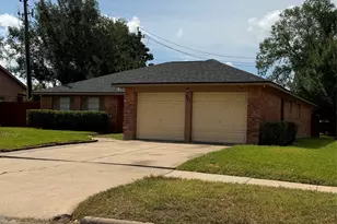811 Whispering Pine Dr, Missouri City, TX 77489 - Photo 1