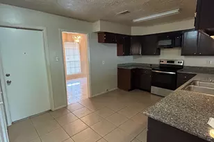 811 Whispering Pine Dr, Missouri City, TX 77489 - Photo 3