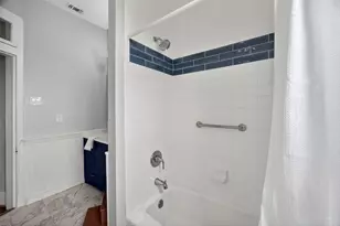 3828 Bernardo De Galvez Ave, Galveston, TX 77550 - Photo 17