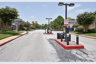 11002 Hammerly Boulevard #57, Houston, TX 77043 - Photo 37