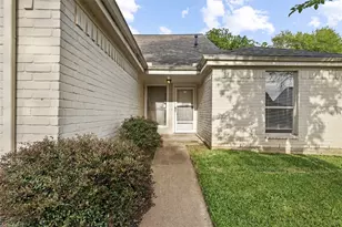 6327 Lynkat Ln, Houston, TX 77083 - Photo 3