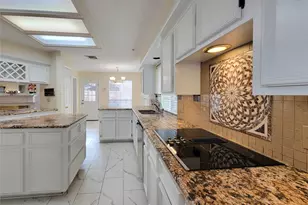 3926 Felicia Dr, Sugar Land, TX 77479 - Photo 7