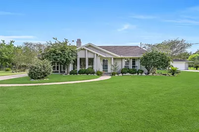 304 Chester Drive, Friendswood, TX 77546 - Photo 3