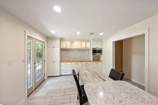 71 Hiwon Dr, Conroe, TX 77304 - Photo 11