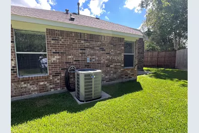 1826 Sherwood Forest Circle, League City, TX 77573 - Photo 15