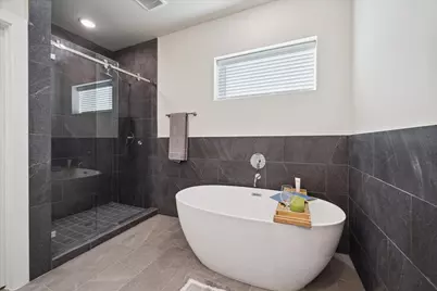 6332 Paddington Bend Drive, Houston, TX 77008 - Photo 11