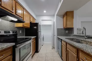 2800 Jeanetta St, Houston, TX 77063 - Photo 3