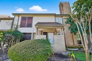 724 Country Pl Dr, Houston, TX 77079 - Photo 1