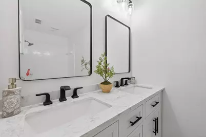 724 Country Place Drive #E, Houston, TX 77079 - Photo 31