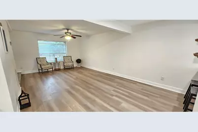 724 Country Place Drive #E, Houston, TX 77079 - Photo 5