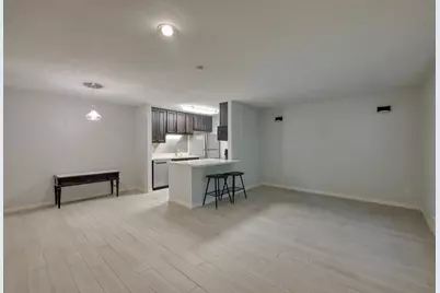 1860 White Oak Drive #207, Houston, TX 77009 - Photo 7